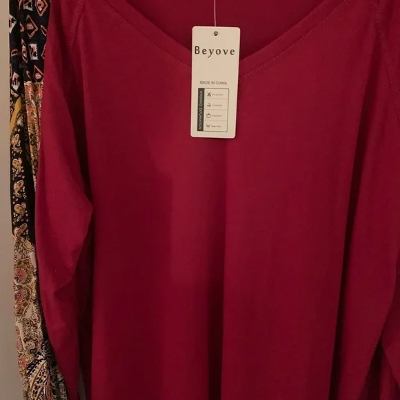 NWT BEYOVE - WMS TOP LONG SLEEVES V NECK size large - Picture 7 of 14